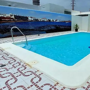 https://camarcela-200-metros-del-mar.in-canary-islands.com